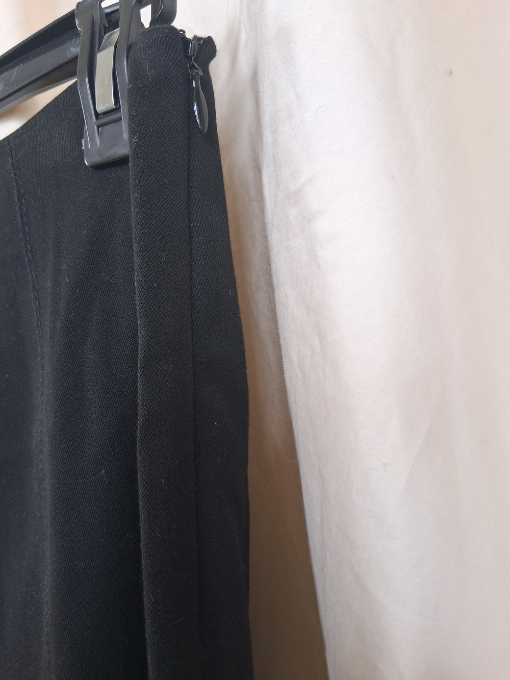 Elegant Black Pencil Skirt - Versatile Office Staple - Picture 3 of 4